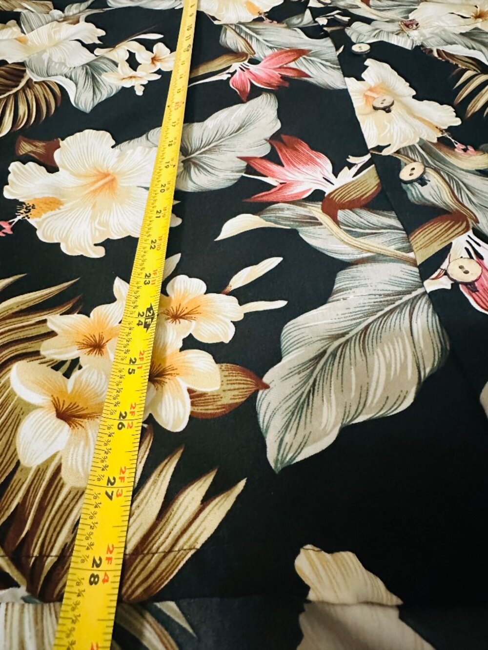 Lot of 2 Men’s Roundy Bay Short Sleeve Polyester Hawaiian Shirt - Floral - XL - Picture 9 of 11
